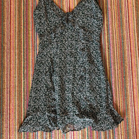 Green and Navy Floral Dress - Picture 5 of 5